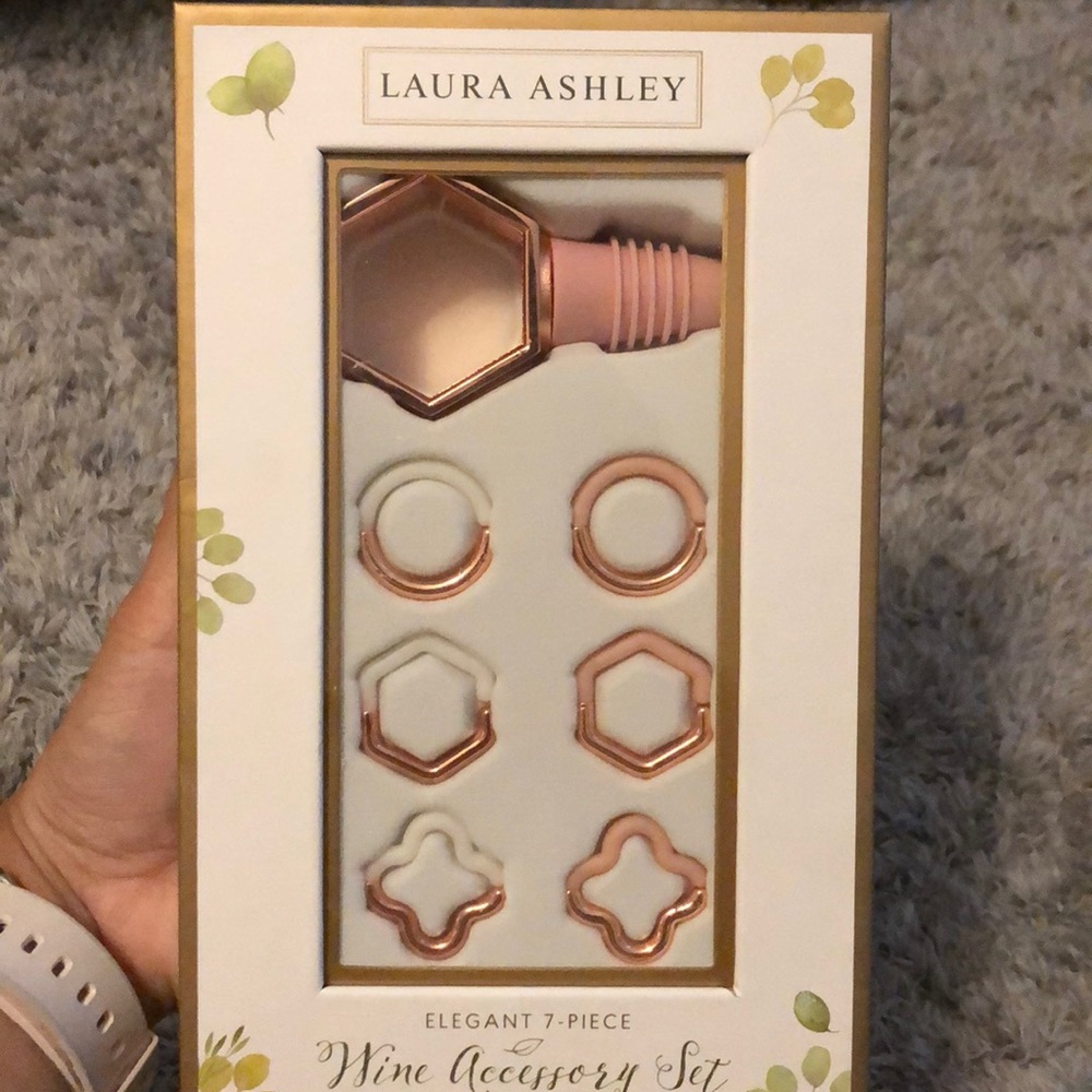 ✨FINAL PRICE✨ NEW Wine Accessory Set - 7 pieces